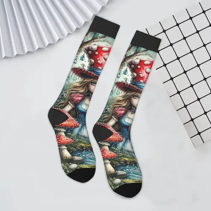 Une figure dans un chapeau en forme de champignon chaussettes Style rétro bas décontractés confortables chaud respirant chaussettes antidérapantes cadeau unisexe