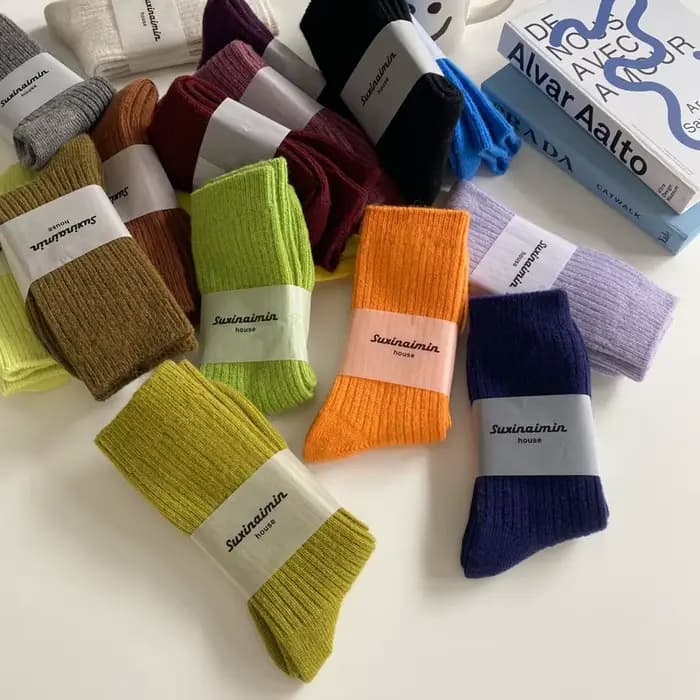 Chaussettes chaudes épaisses en laine mérinos pour femmes, classiques, couleur unie, côtelées, haute qualité, amples, mode japonaise, longues, hiver
