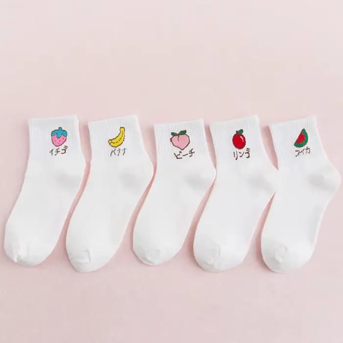Chaussettes femmes mignon Art dessin animé fruits broderie pêche fraise pastèque banane motif chaussette courte Harajuku drôle Meias