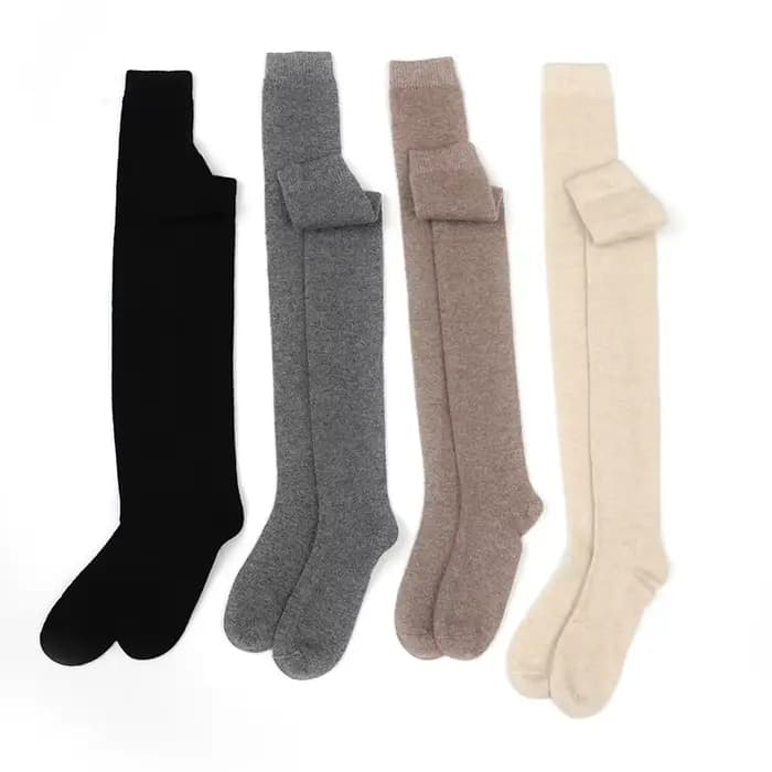 Chaussettes hautes en cachemire pur pour femmes