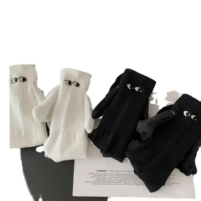 Yeux de littérature mignons de dessin animé, chaussettes de couple qui peuvent se tenir la main, chaussettes mignonnes et polyvalentes pour les petites amies à la mode