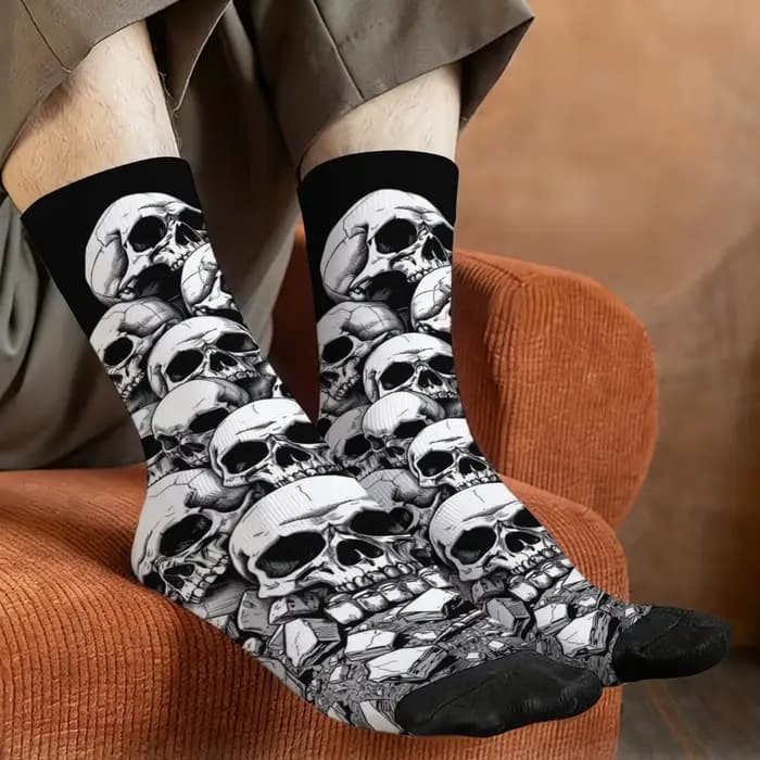 Chaussettes mi-mollet pour hommes à thème sombre avec imprimé crâne, douces, antidérapantes et respirantes, style gothique rebelle, style street horror