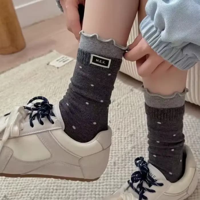 Chaussettes pour femmes tendance, chaussettes longues à pois mignons, chaussettes à volants décontractées, respirantes, style preppy, nouveautés pour femmes, chaussettes en coton douces et confortable