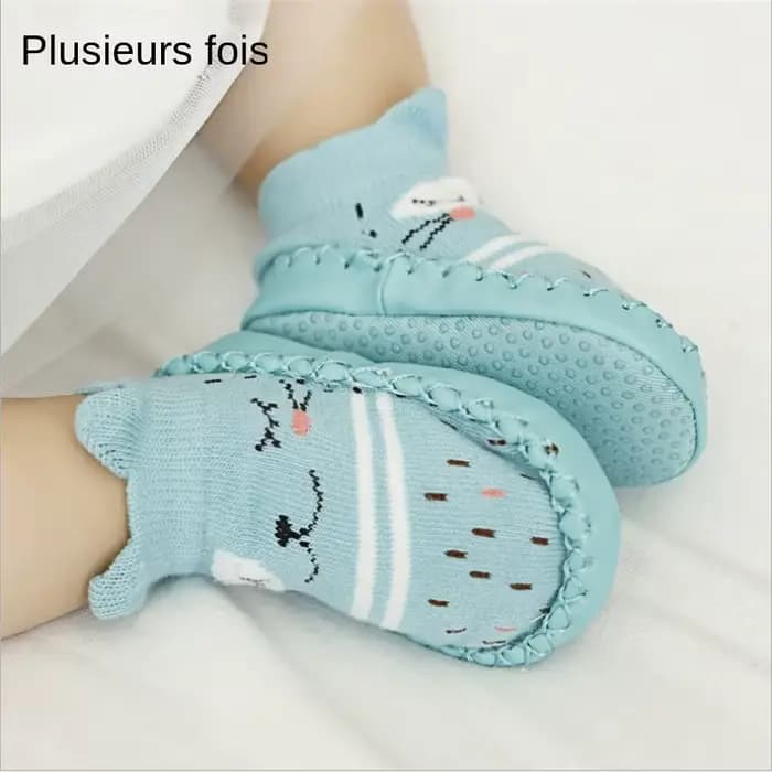 Chaussettes pour bébé avec semelles en caoutchouc, à la mode, pour nouveau-né, automne-hiver, chaussettes de sol pour enfants, chaussures antidérapantes à semelle souple, 2022