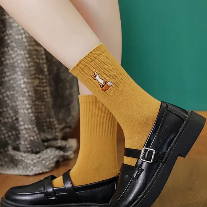 Fox femmes chaussettes coton chaussette pour filles beau motif de broderie couleur unie jaune rouge noir blanc vert décontracté Style d'équipage