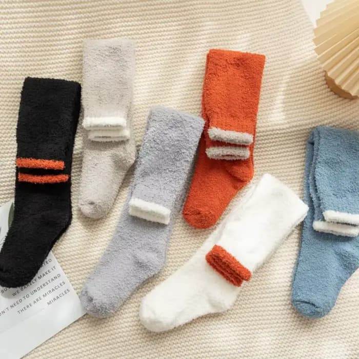 Chaussettes hautes chaudes en molleton de corail pour femmes