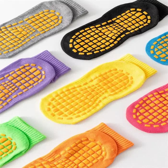 5 paires de chaussettes de trampoline pour enfants, chaussettes de yoga d'intérieur pour l'éducation préscolaire, chaussettes antidérapantes, chaussettes de sol pour la maison