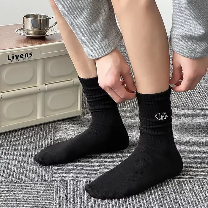 Chaussettes pour hommes nouvelle broderie mode couleur unie Simple basique longues