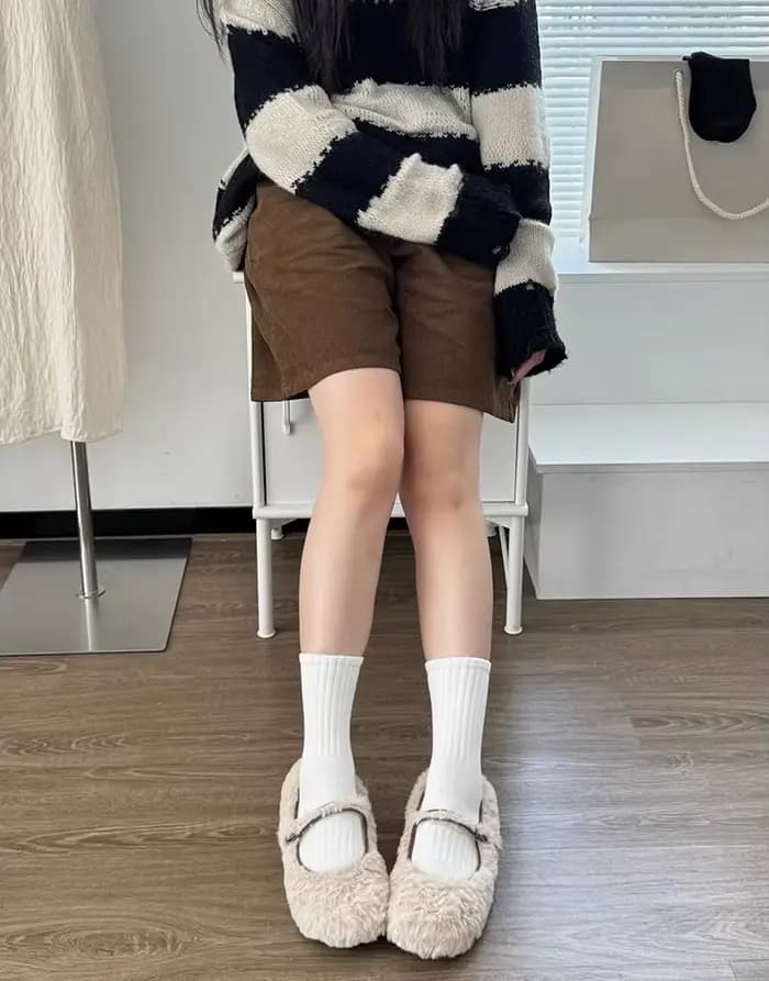 8/4 paires de chaussettes mi-mollet classiques à la mode pour femmes, chaussettes de sport noires et blanches, adaptées aux hommes et aux femmes, chaussettes pour femmes de grande taille : taille 36-4