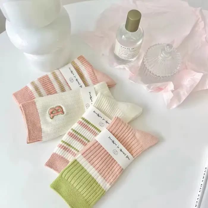 Chaussettes longues en coton rose doux pour femmes, quatre saisons, série Forest, princesse, fille, mi-tube, chaussette à rayures, mode