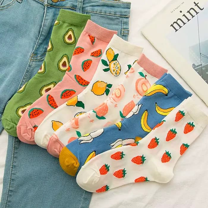 Femmes chaussettes drôles printemps automne dessin animé