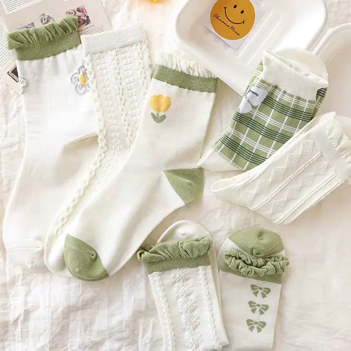Chaussettes fines en dentelle à volants pour femmes