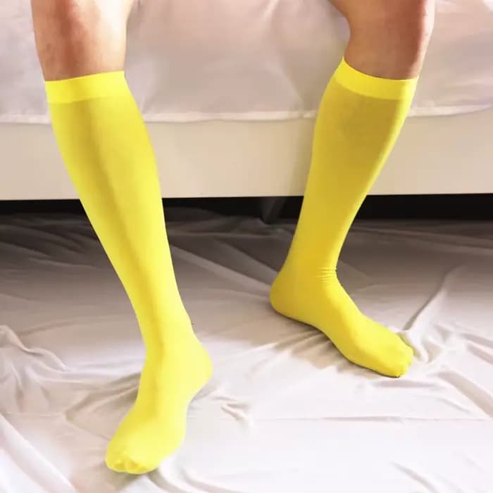 Chaussettes fines et soyeuses pour hommes, chaussettes d'été Ultra hautes, extensibles, lisses au-dessus du mollet, en Nylon, cadeaux pour hommes, longues, sans couture