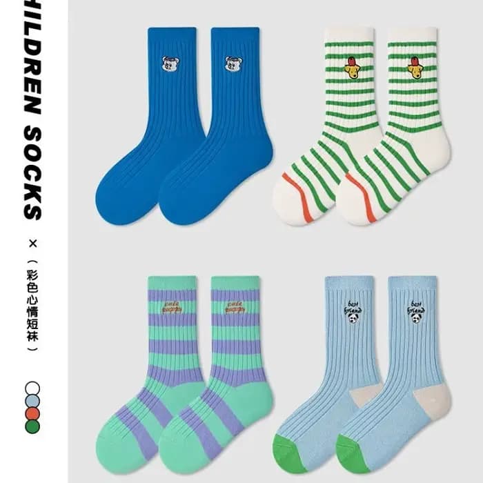 4 paires de chaussettes pour enfants, chaussettes en coton brodées pour garçons, chaussettes de printemps, automne et hiver, motif de dessin animé, chaussettes mollet pour enfants