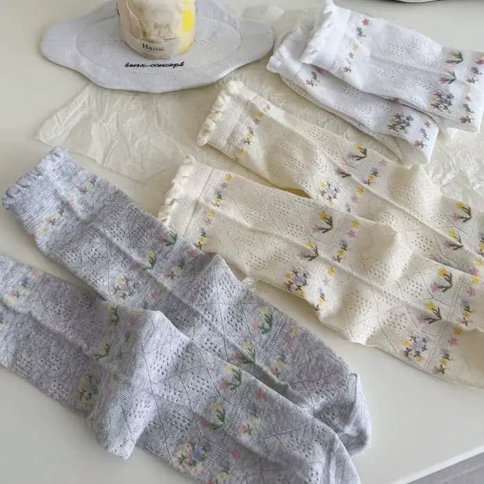 Chaussettes pour femmes, nouvelle mode, chaussettes longues en coton fin à fleurs mignonnes, chaussettes respirantes en maille pour le printemps et l'été, style coréen, chaussettes mi-hautes pour femm
