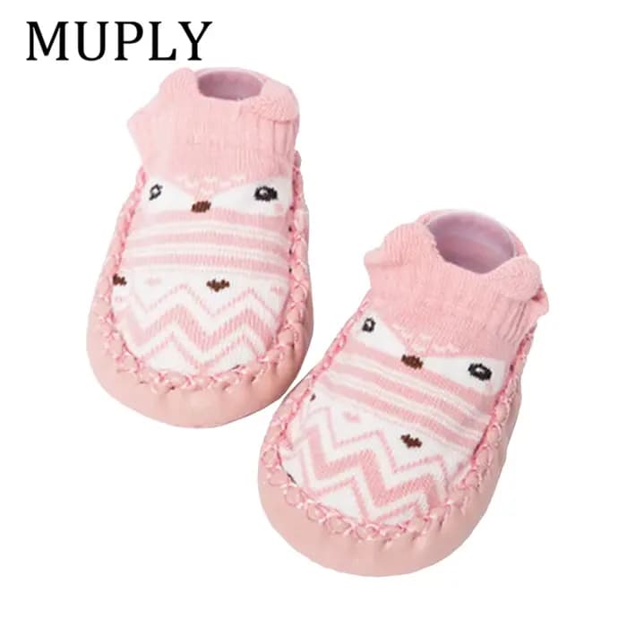 Chaussettes avec l'offre elles en caoutchouc pour bébé