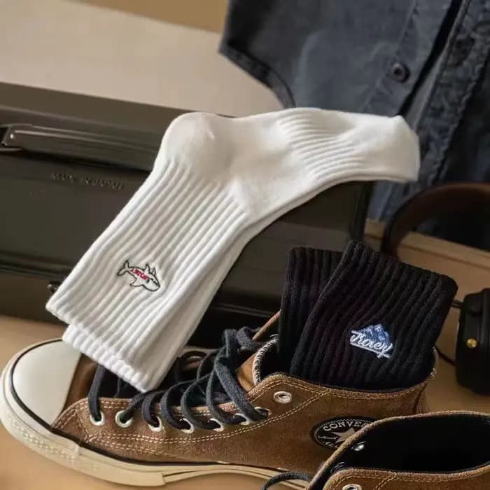 Chaussettes mi-tube en coton respirant pour hommes, chaussettes de sport légères, chaussettes de sport monochromes, chaussettes tendance de la mode, printemps et été
