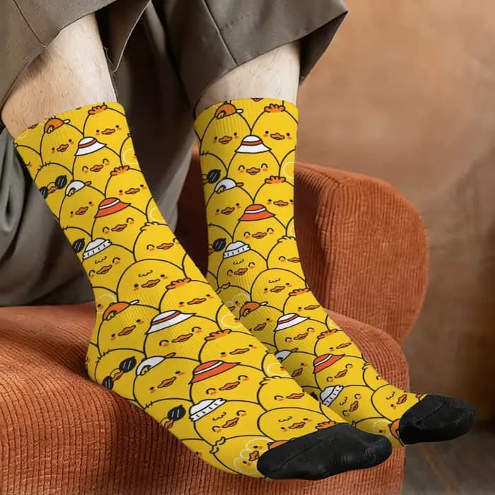 Dessin animé heureux mignon poussin chaussettes nouveauté drôle hommes
