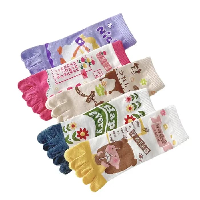 Chaussettes à cinq doigts pour femmes, en coton, motif ours de dessin animé, style Kawaii, amusantes et mignonnes, mi-mollet, style sport, printemps-été