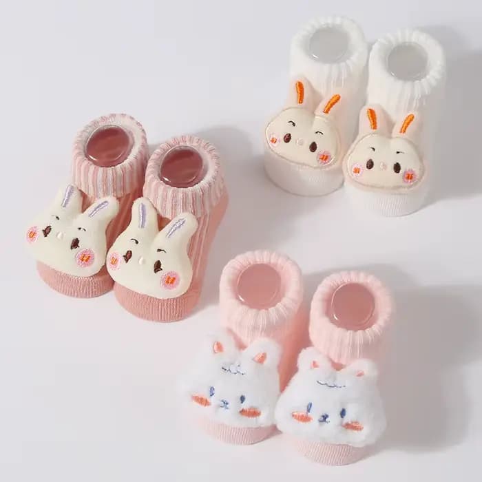 Chaussettes de printemps pour nouveau-né, poupée de dessin animé mignonne, chaussettes tricotées douces et fines pour filles et garçons, chaussettes de sol pour nourrissons de 0 à 6 mois, accessoires