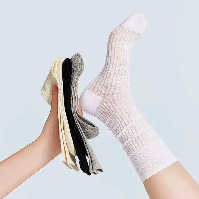 Kave 2026 Nouvelles chaussettes fines blanches mi-mollet pour femme
