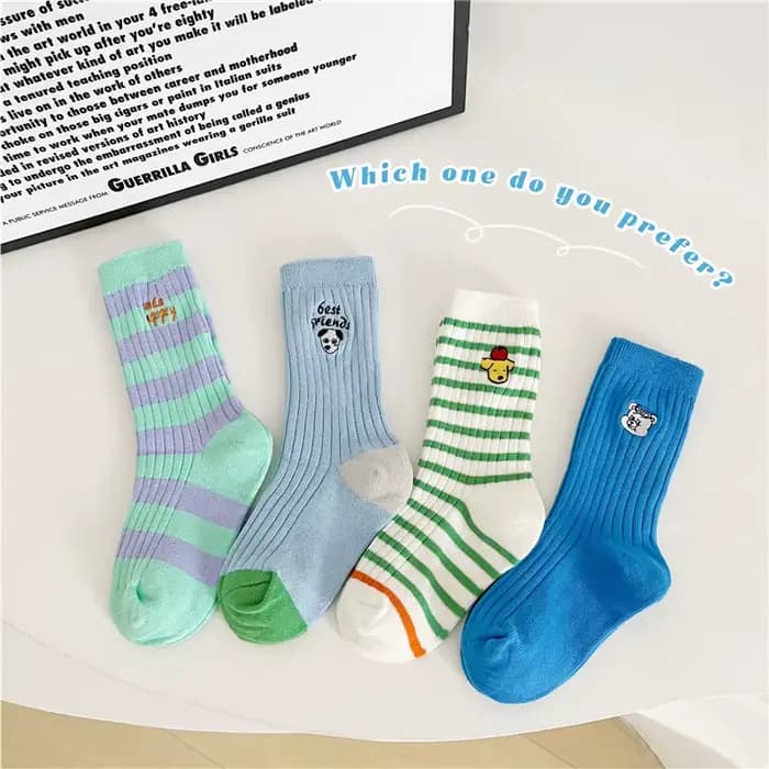 4 paires de chaussettes pour enfants, chaussettes en coton brodées pour garçons, chaussettes de printemps, automne et hiver, motif de dessin animé, chaussettes mollet pour enfants