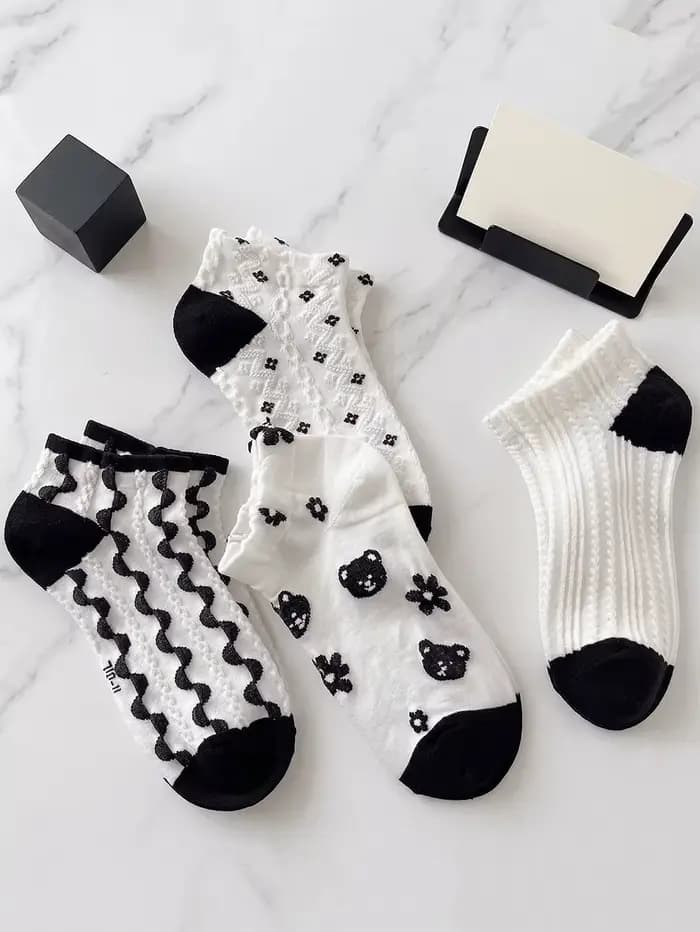 5 paires de chaussettes pour femmes, accessoires féminins, chaussettes courtes, noires, pas chères, vêtements Y2K, mignonnes, sportives, amusantes, chaussures, cadeau