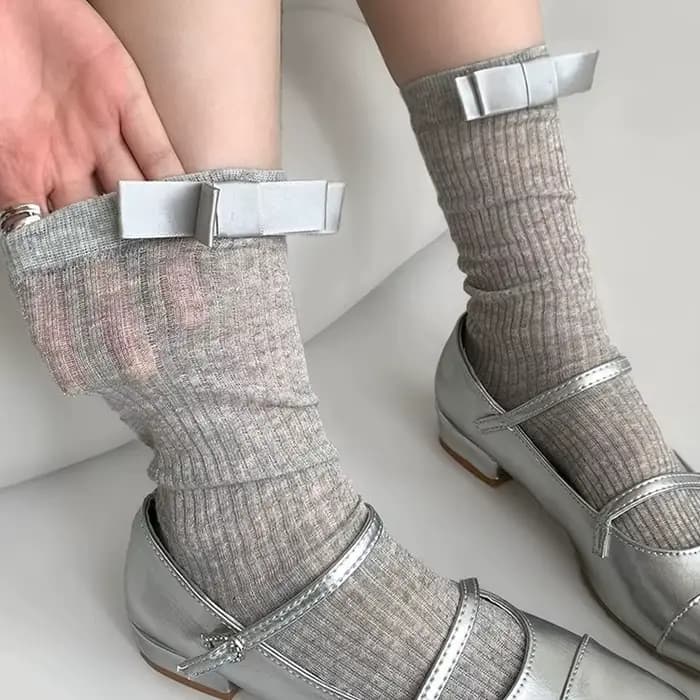Chaussettes Femme Printemps-Été Ultra-fines à Nœud et Rayures Verticales, Respirantes et Douces, Tendance Mode, Vente en Gros