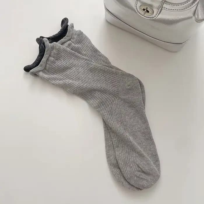 1 Paire de Chaussettes Coréennes Tendance Assorties pour Femme