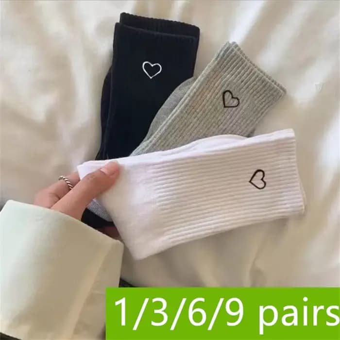 1/3/6 paires couleur unie amour coeur noir blanc femmes sport chaussettes courtes mode mignon dame fille cheville