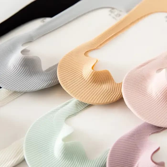 Chaussettes invisibles coordonnantes pour femmes