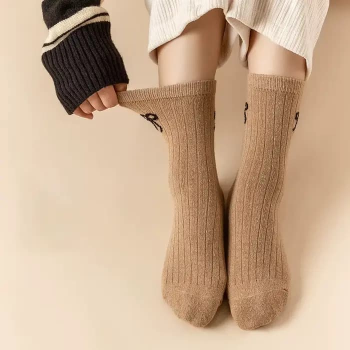 Chaussettes d'automne et d'hiver pour femmes, chaussettes chaudes en laine avec nœud, chaussettes douces à haute élasticité, chaussettes mi-tube en cachemire, chaussettes de couleur unie, chaussettes