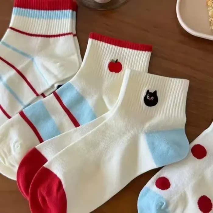 5 paires de chaussettes courtes pour femmes au design unique pour l'automne et l'hiver