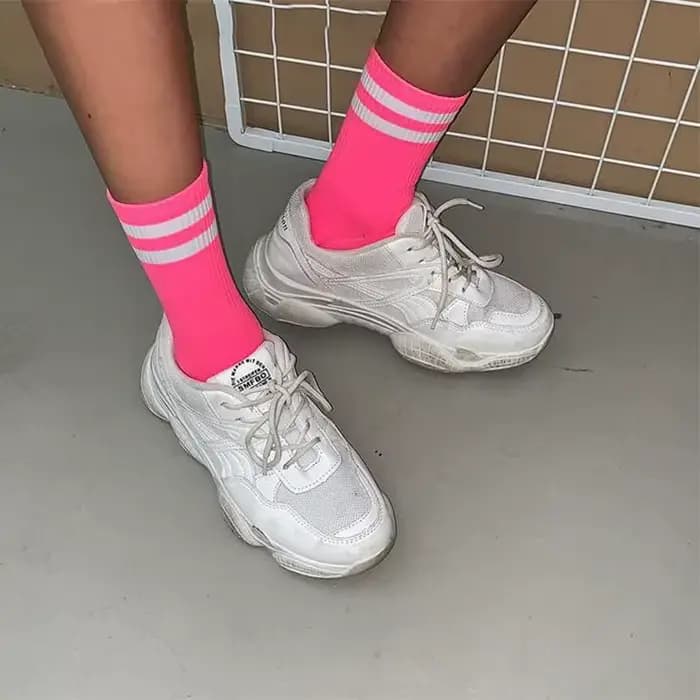 Mode néon vert rose vif décontracté femmes rayé à motifs chaussettes Harajuku Cool école filles couleur bonbon Fluorescence chaussettes lâches