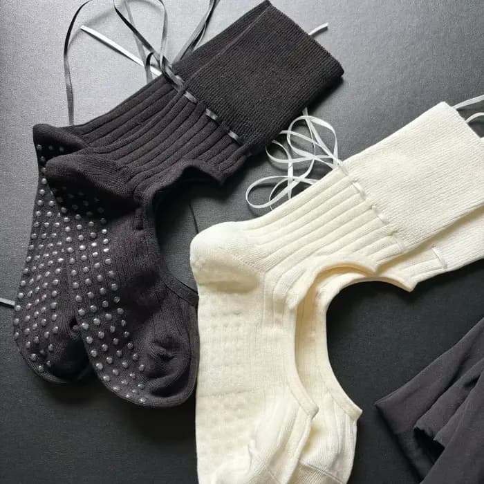 Femmes Prati Yoga chaussettes anti-dérapant Bareback personnalisé cordon ruban mollet chaussette danse Fitness sol