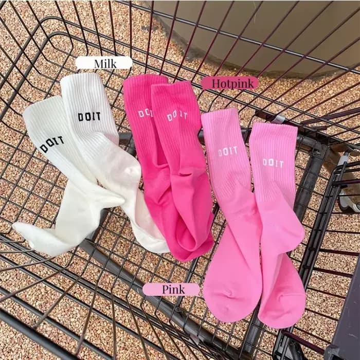 Ensemble de 3 paires de chaussettes roses pour femmes, chaussettes longues mi-tube, Style printemps-automne, vêtements d'extérieur, bas en coton avec lettres, bas de sport
