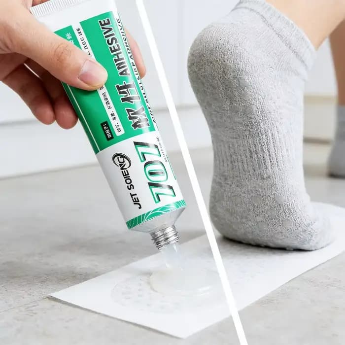Colle adhésive transparente antidérapante 50ML pour chaussettes, points de préhension DIY, tapis de salle de bain, base d'appareil, résistante à l'usure, imperméable, forte adhérence