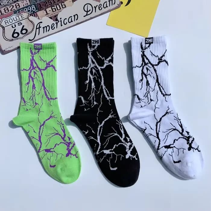 Chaussettes montantes en coton pour hommes et femmes, chaussettes Hip Hop Long Tube, Tide Mountain Street, Lotion Board, Sports d'automne et d'hiver