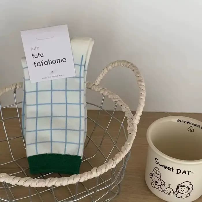 Nouvelles chaussettes pour femmes pour le printemps et l'été à Ins
