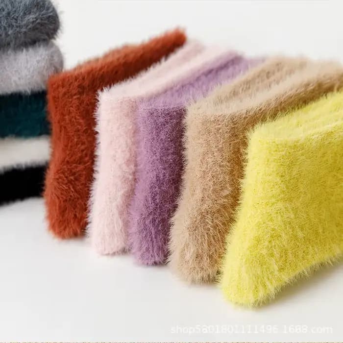 Chaussettes mi-tube épaisses pour femmes, chaussettes de couchage Kawaii, sourire de vison, lieux chauds, automne, hiver, 2023