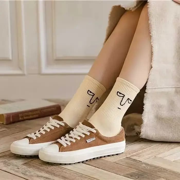 Chaussettes tendance coréennes Funky Harajuku pour femmes, chaussettes colorées à expressions amusantes, chaussettes Kawaii pour filles, chaussettes unisexes surprise mi-hautes pour femmes