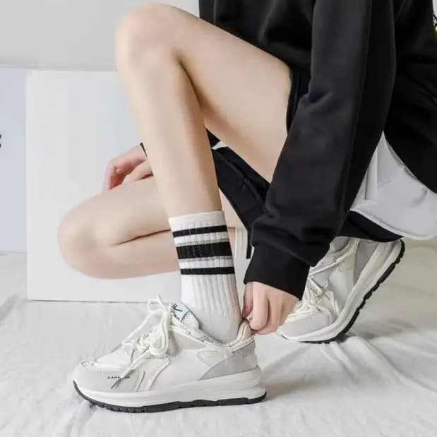 10/20 paires femmes coloré rayé femmes chaussettes de sport à la mode Simple couleur correspondant doux confortable toutes saisons chaussettes décontractées