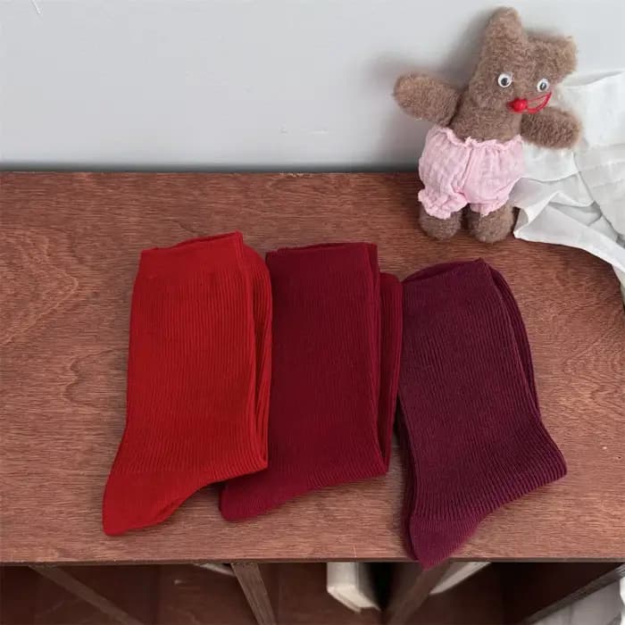 Chaussettes rouges élastiques en coton solide pour femmes