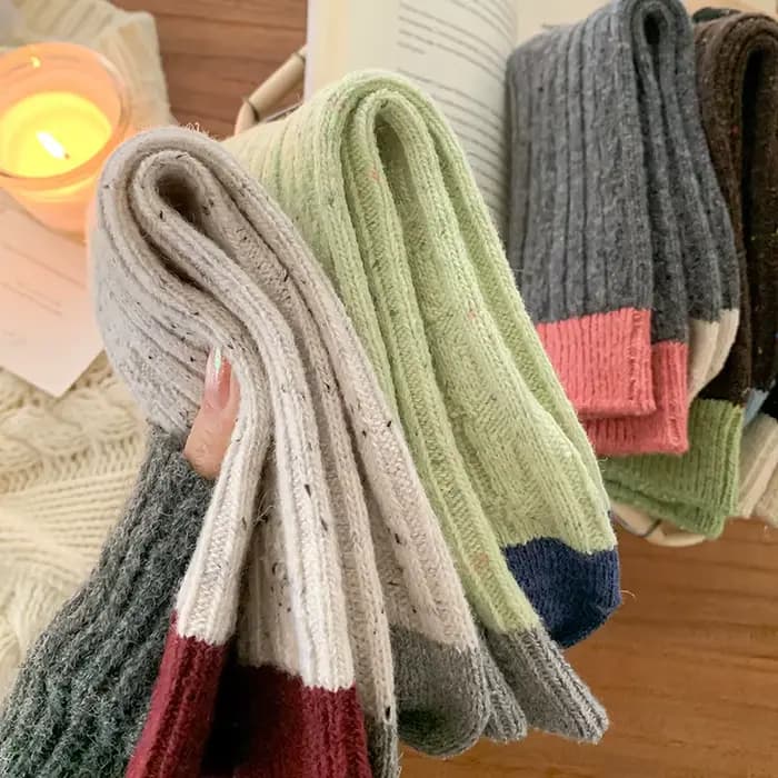 Nouvelles femmes chaussettes de haute qualité automne hiver couleur mixte équipage