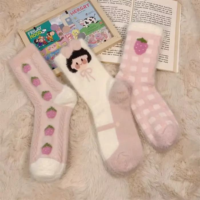 Chaussettes à rayures colorées pour femmes, chaussettes de sol en molleton de vison, douces et épaisses, en peluche, pour l'intérieur, automne et hiver