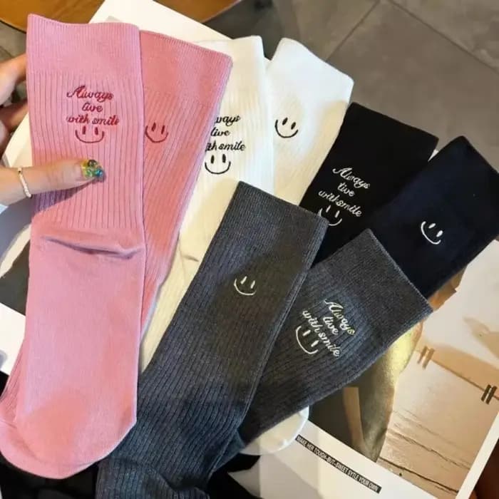 Chaussettes en Coton avec Lettres Brodées pour Femme et Fille