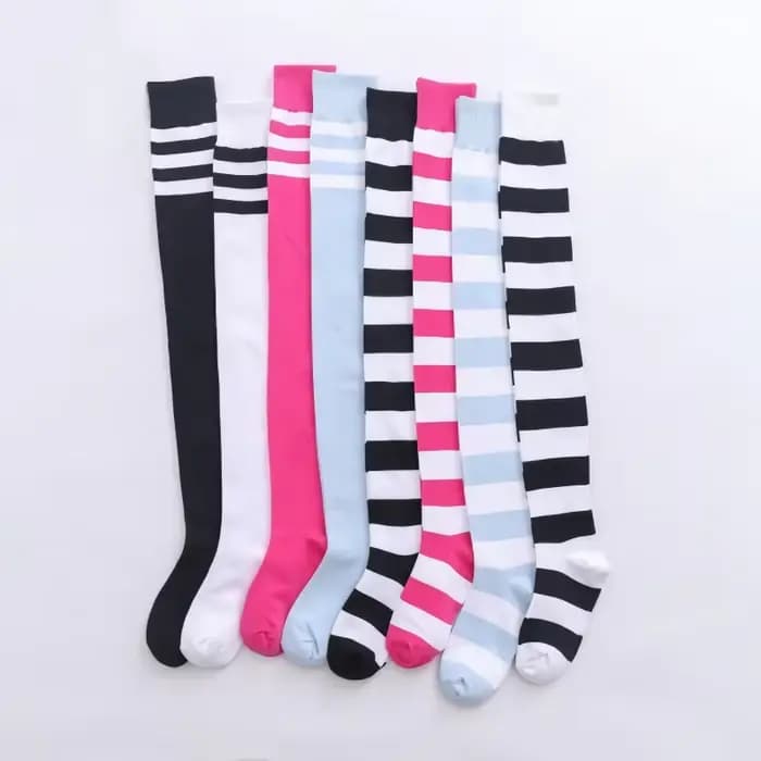 1 paire de chaussettes au-dessus du genou pour femmes