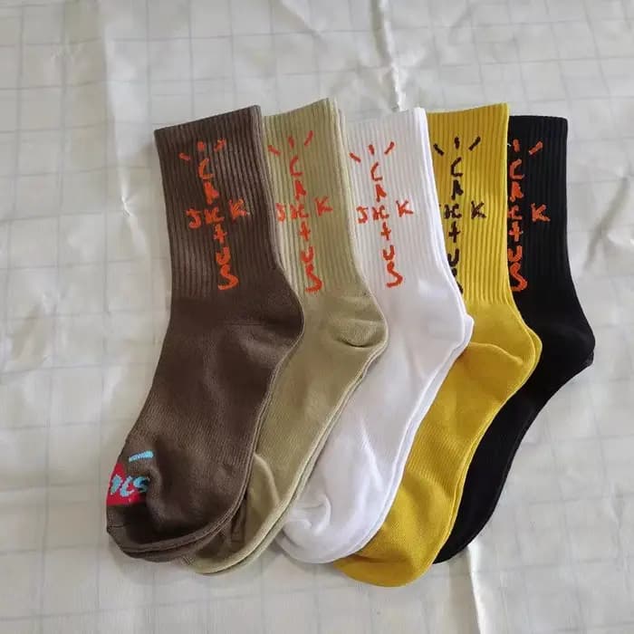 Coffrets cadeaux chaussettes de sport en coton pour hommes modèles de couple confortables et intéressants tendance hip-hop lettre noix de cajou rouge