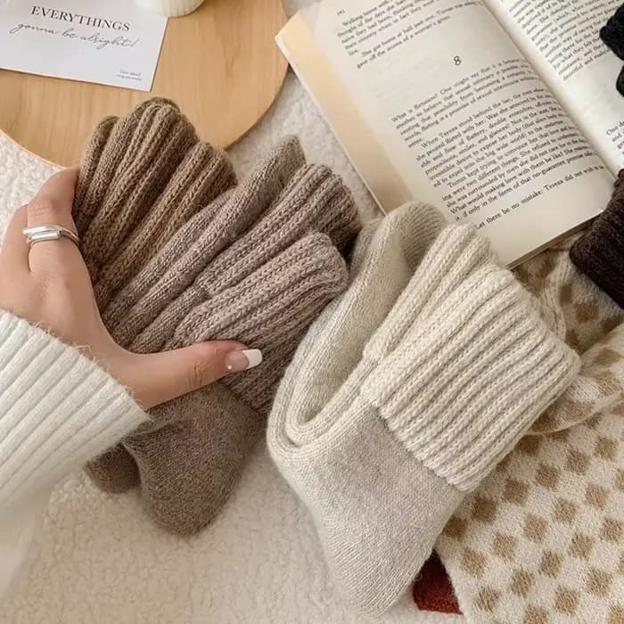 Chaussettes simples en laine épaisse de couleur unie