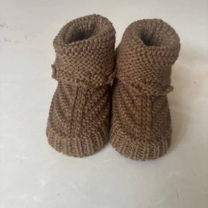 3 paires de chaussons tricotés pour nouveau-nés, chaussettes-chaussures douces antidérapantes en crochet pour bébés de 0 à 6 mois, chaudes et respirantes, pré-chauffées